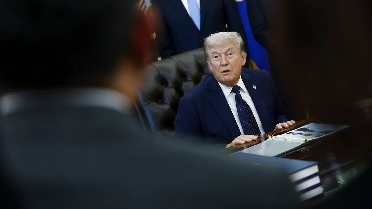 United States President Donald J Trump responds to a question from the news media during a Health Care Affordability event in the Oval Office at the White House. Washington, DC, USA, 23 April 2026.