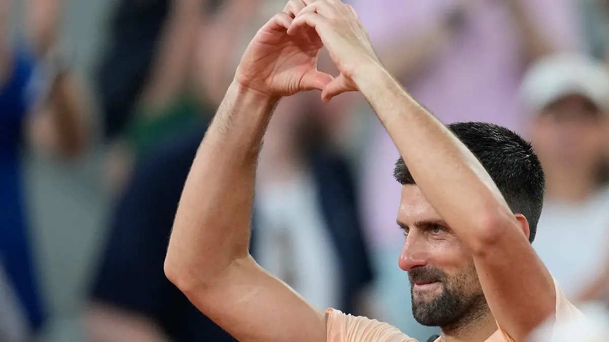 Ein Herzchen für die Fans - war es Novak Djokovics letzter Auftritt in Paris?