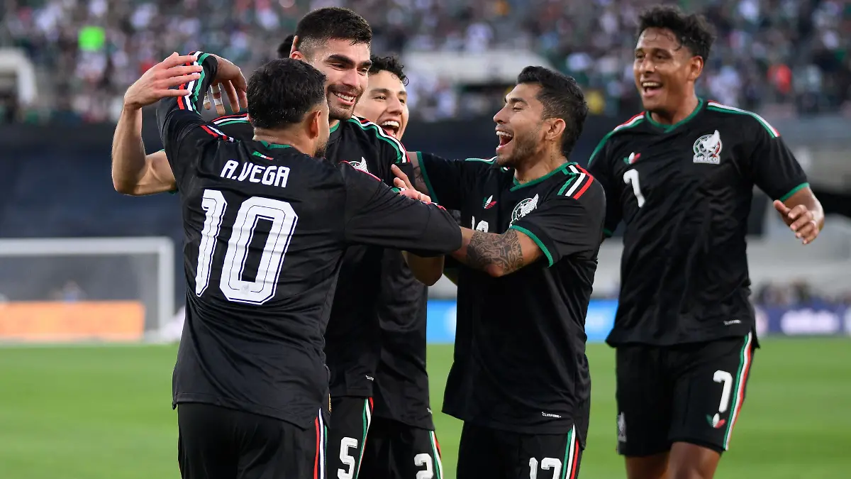 Mexiko bejubelt Johan Vásquez' Siegtreffer gegen Australien.