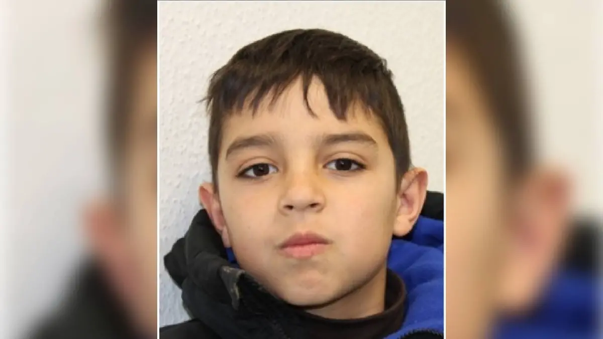 Mit diesem Foto sucht die Polizei nach dem vermissten Jungen