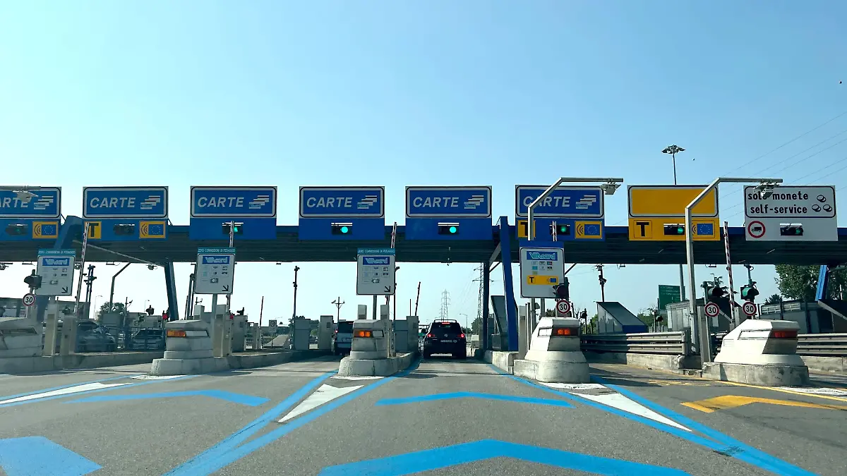 Wer wegen Baustellen auf mautpflichtigen Autobahnen in Italien lange im Stau steht, kann ab sofort Maut zurückbekommen.