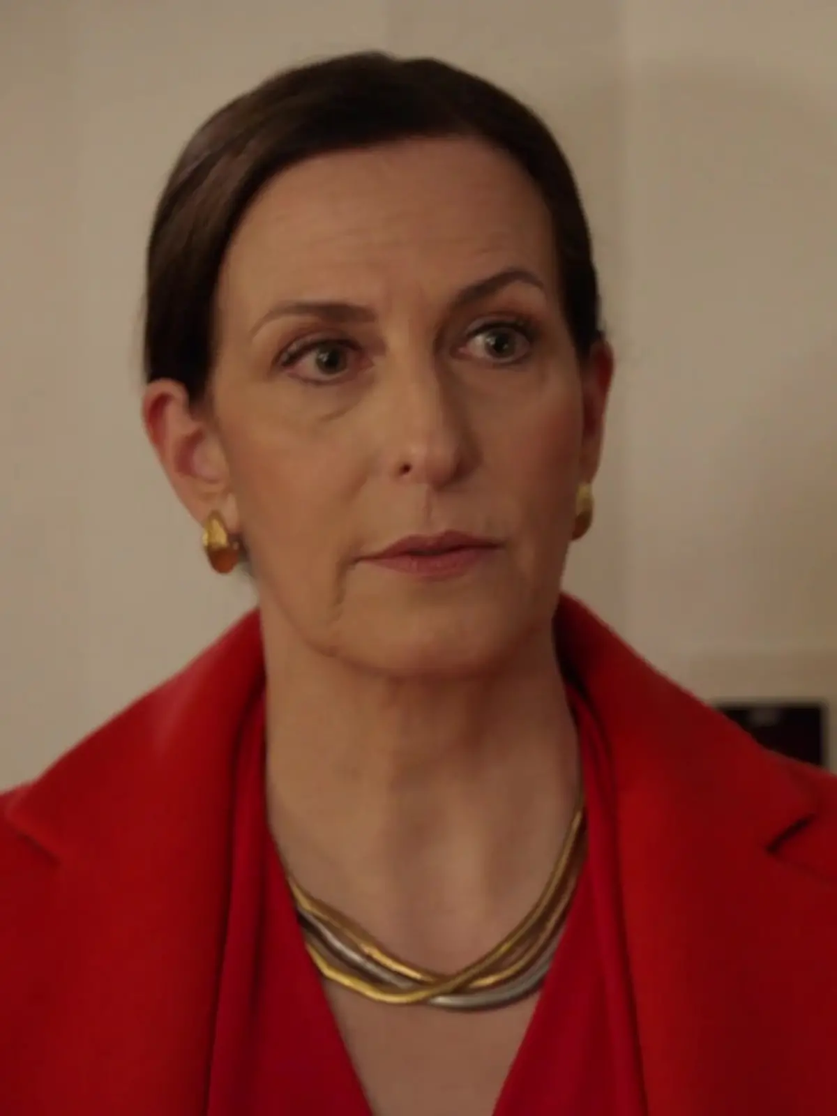 Katrin (Ulrike Frank) gerät unter Druck. 
