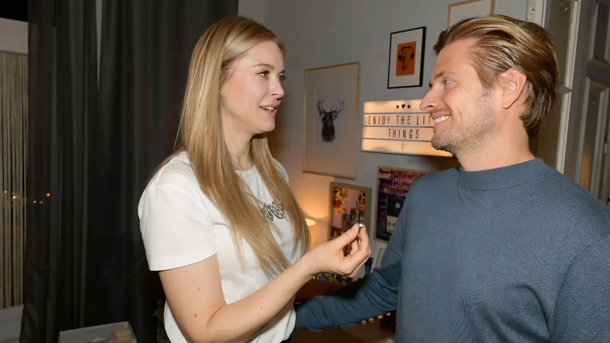 Jessica stellt Philip endlich die Frage aller Fragen. 