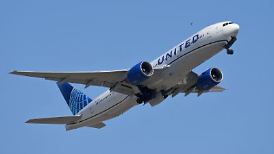 Teenager nennt Bluetooth-Gerät „BOMB“ – Mallorca-Flug dreht über dem Atlantik um