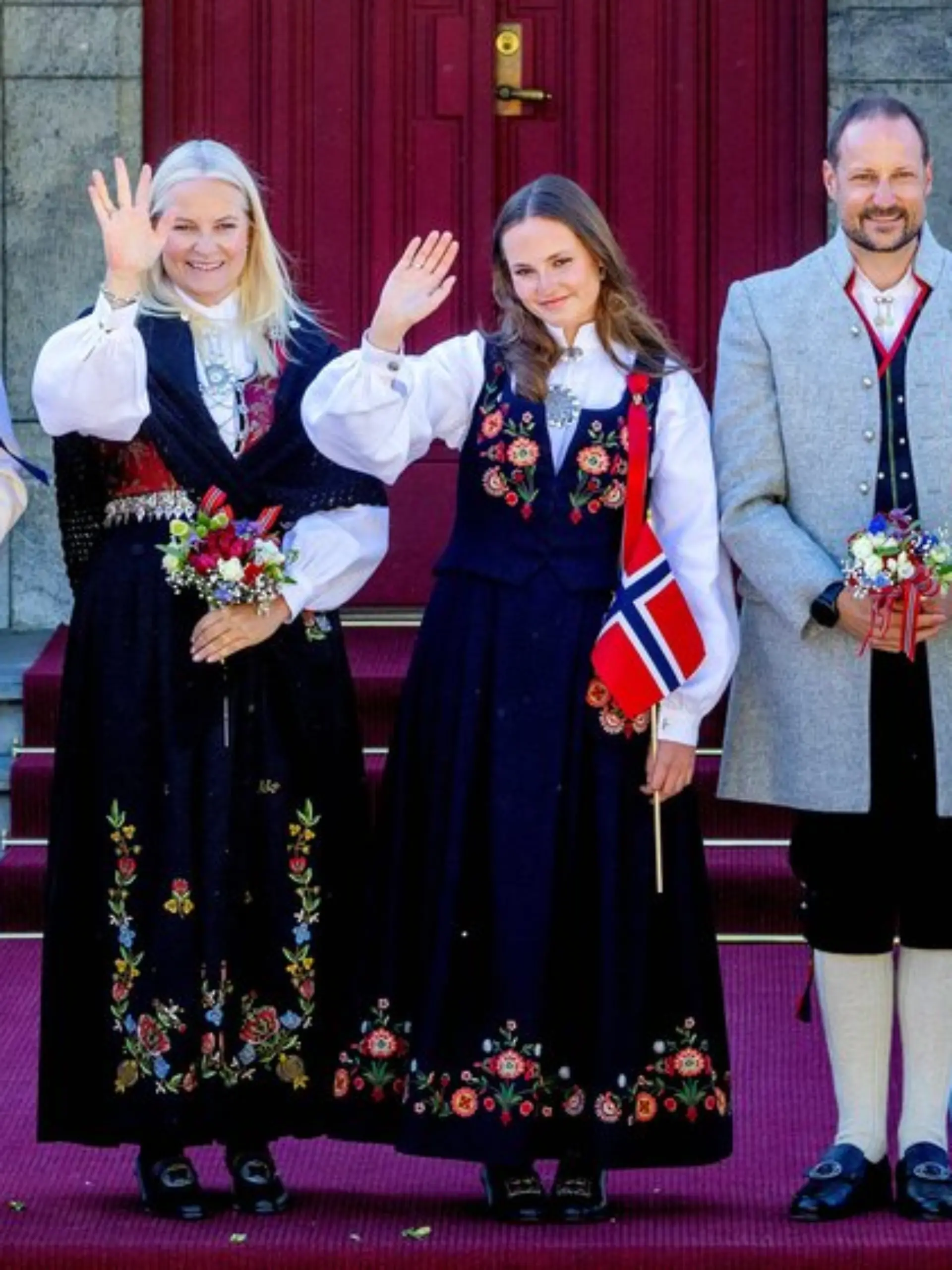 Bild zu: "„Sie möchte bei ihrer Mutter sein“: Ingrid Alexandra kehrt wegen Mette-Marits Krankheit nach Hause zurück"