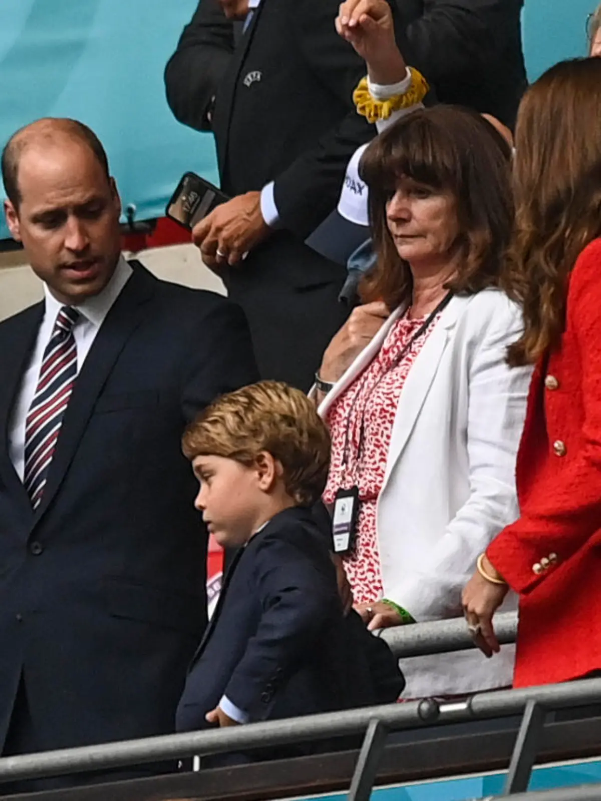 Ein enttäuschter George zieht von dannen - zusammen mit Papa Prinz William und Mama Herzogin Kate.
