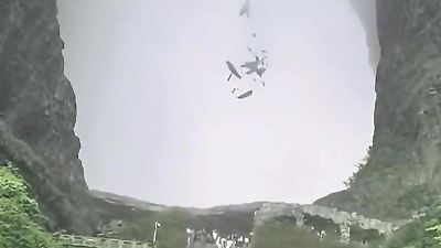 Bild von Schock am Touri-Hotspot! Plötzlich stürzen Felsbrocken vor Besuchern ab