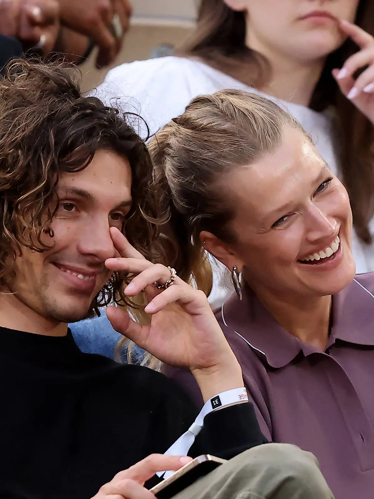 Toni Garrn and Jeremy Steeb Celebrities in the stands at the 2026 French Open at Roland Garros on 31 May 2026 Dominique Jacovides Bestimage Celebrities in the stands at the 2026 French Open at Roland Garros on 31 May 2026 Paris France PUBLICATIONxNOTxINxFRAxUKxUSAxAUSxBEL Copyright: xDOMINIQUExJACOVIDESx/xBESTIMAGExDOMINIQUExJACOVIDESx/xBESTIMAGEx