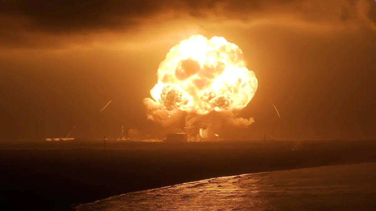 Fire during an explosion of the uncrewed Blue Origin's New Glenn rocket during a test on a launchpad in Cape Canaveral, Florida, U.S., May 28, 2026, in this screengrab obtained from a handout video. NASASpaceflight.com/Handout via REUTERS THIS IMAGE HAS BEEN SUPPLIED BY A THIRD PARTY MANDATORY CREDIT VERIFICATION: -Coastline, launch pad facilities, water tower and buildings matched archive and satellite imagery. -Date verified from timestamp in livestream posted by source and metadata of another video verified by Reuters of the event.