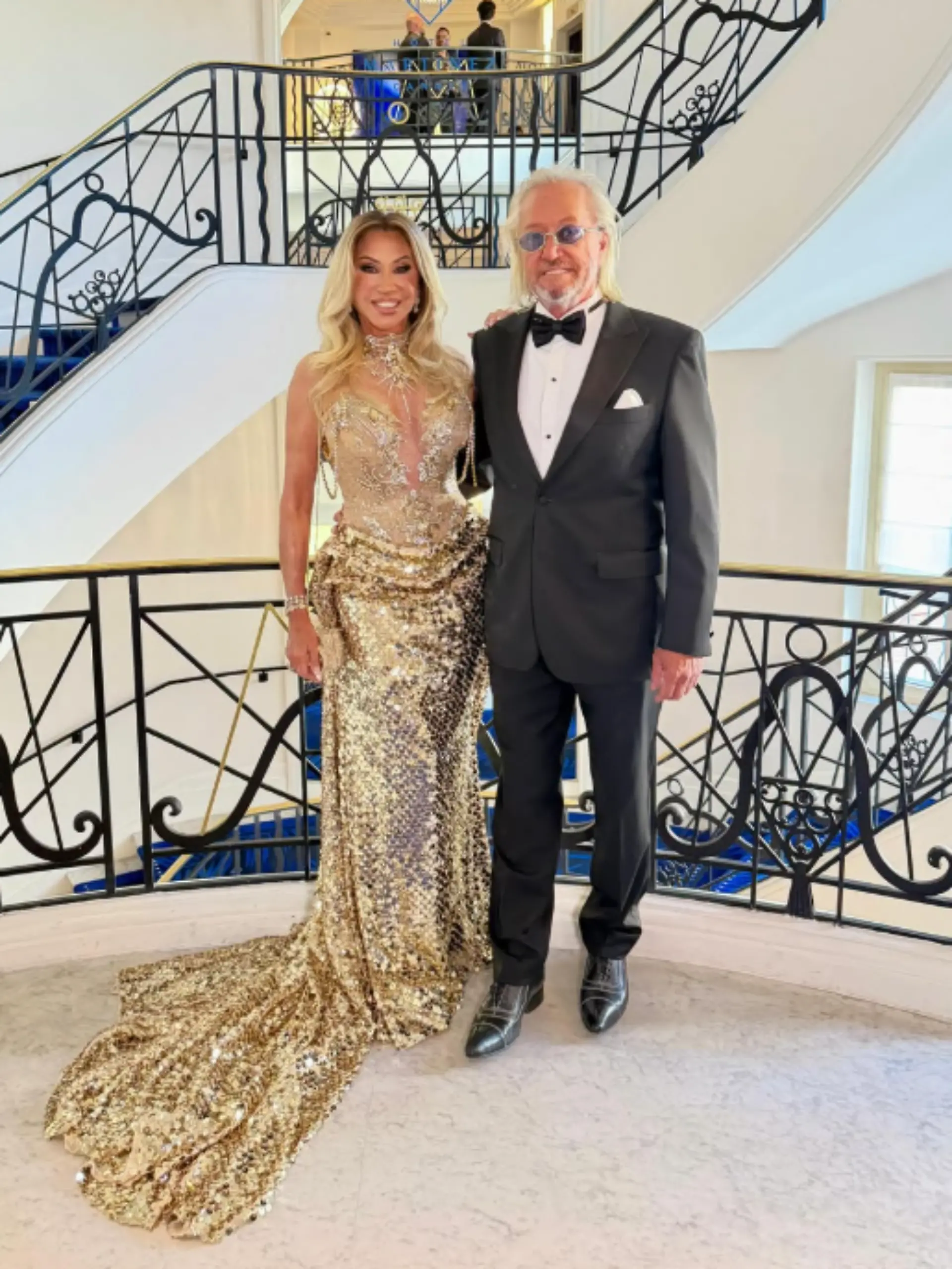 Beim World Influencer Award in Cannes sorgt Carmen Geiss mit einem völlig neuen Beauty-Look für Aufsehen.