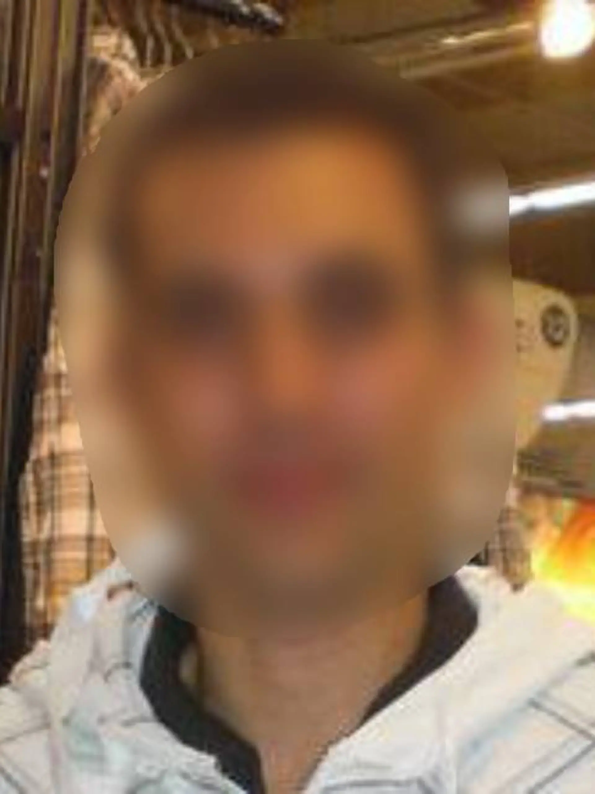 Jérôme B. war der Familie von Lyhanna bekannt, hatte Kontakt zu dem Mädchen und geriet bereits früher wegen unangemessenen Verhaltens gegenüber einer Schülerin in Schwierigkeiten.