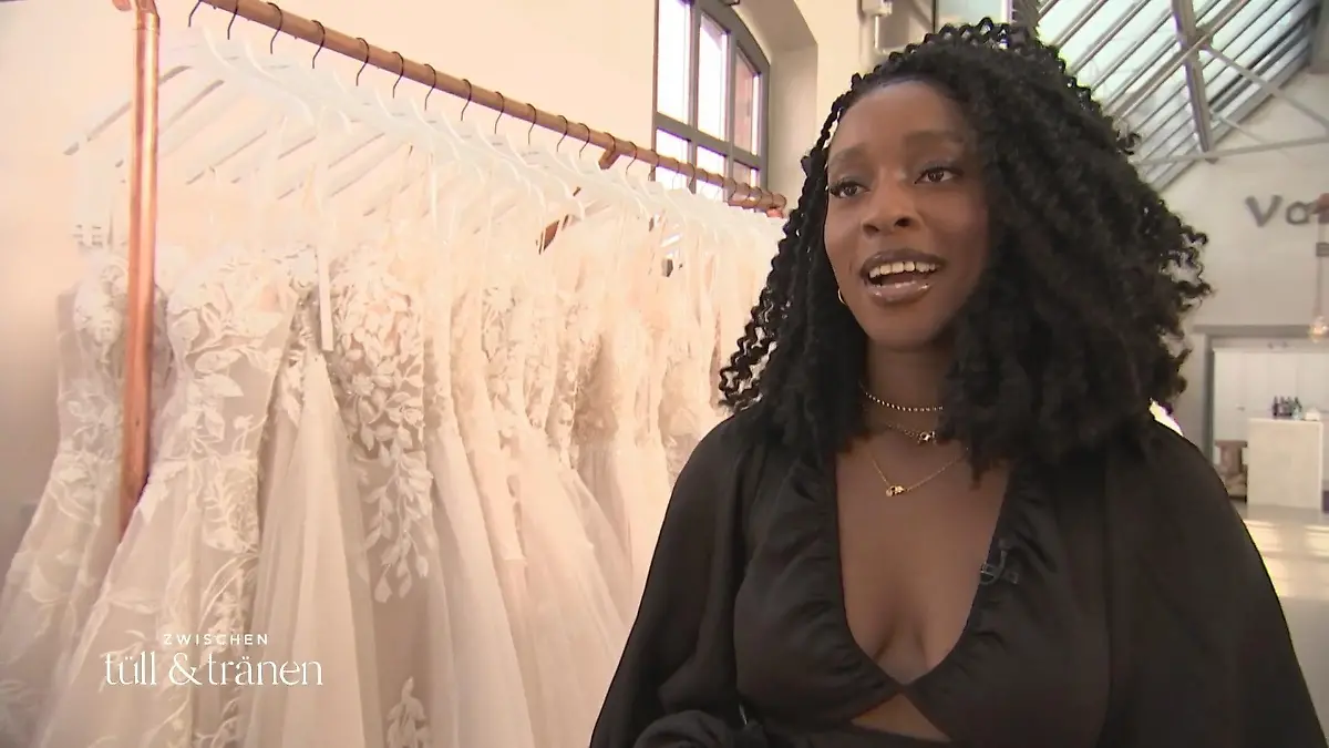 Das Brautkleid muss Esther überzeugen - und ihre Mutter! Doppelte Herausforderung