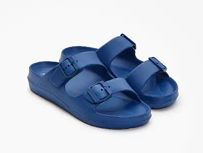 Blaue Pantolette
