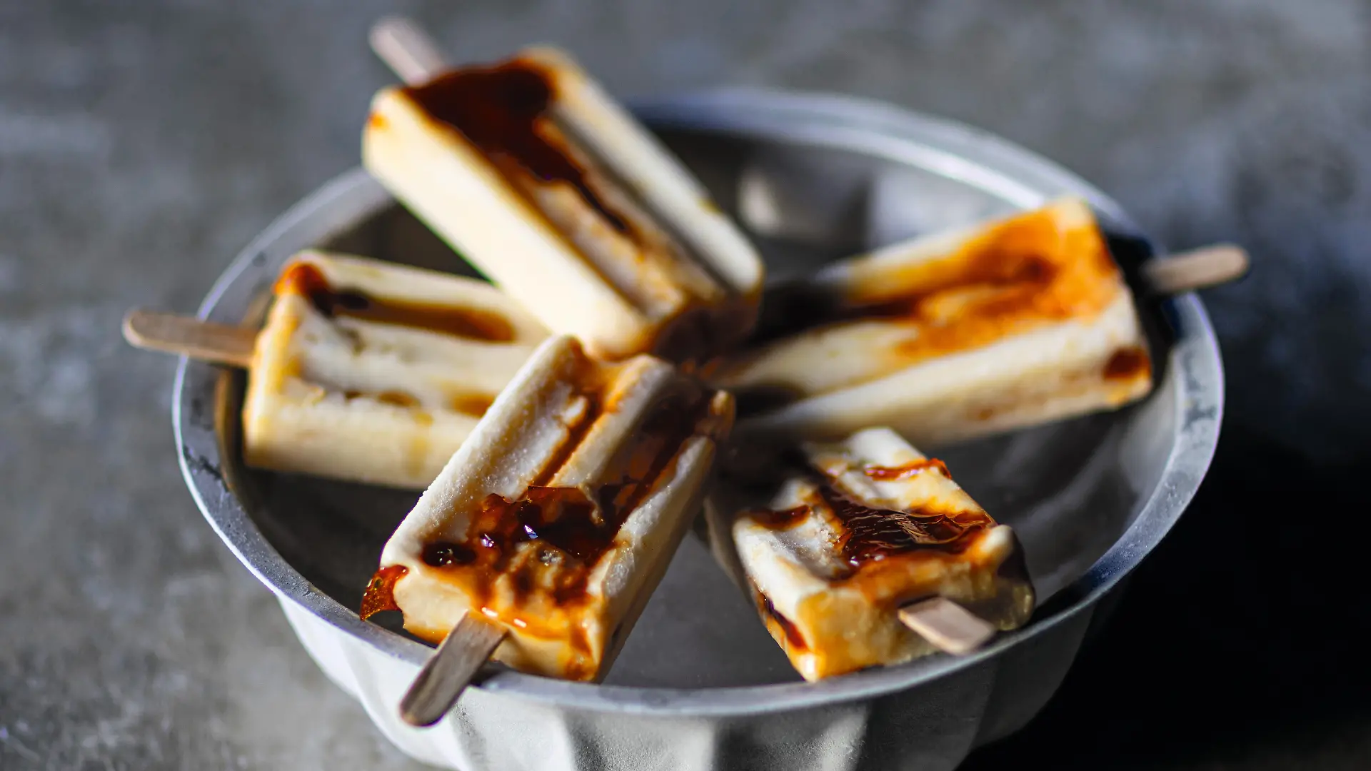 Paletas de flan - Karamelleis am Stiel