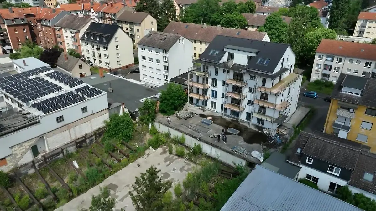 Baupfusch macht Traum vom Eigenheim zum Albtraum Fast fertiges Haus steht seit Jahren leer!