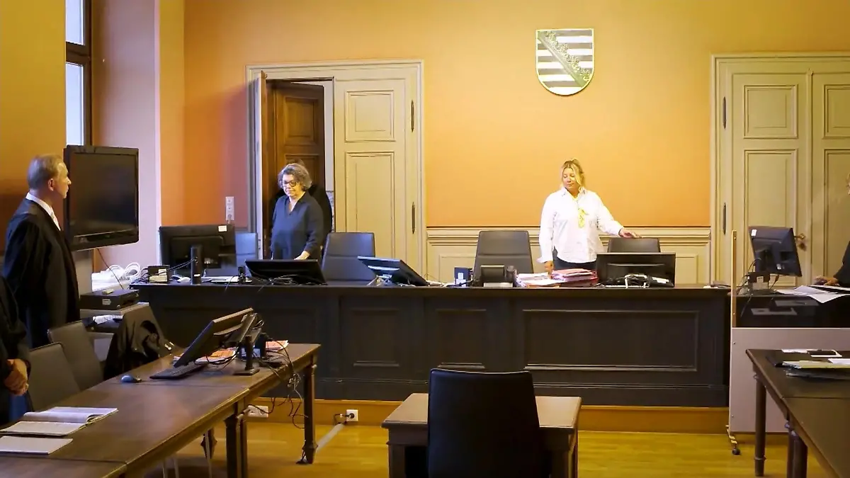 Ex-Freund verfolgt sie und ihren neuen Freund Stalker lässt auch vor Gericht nicht locker