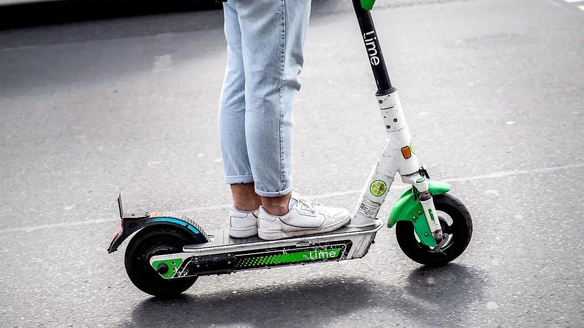 Neue Regeln ab März 2027: E-Scooter-Fahrende müssen sich bei Verstößen auf höhere Bußgelder und erweiterte Verkehrsvorschriften einstellen.
