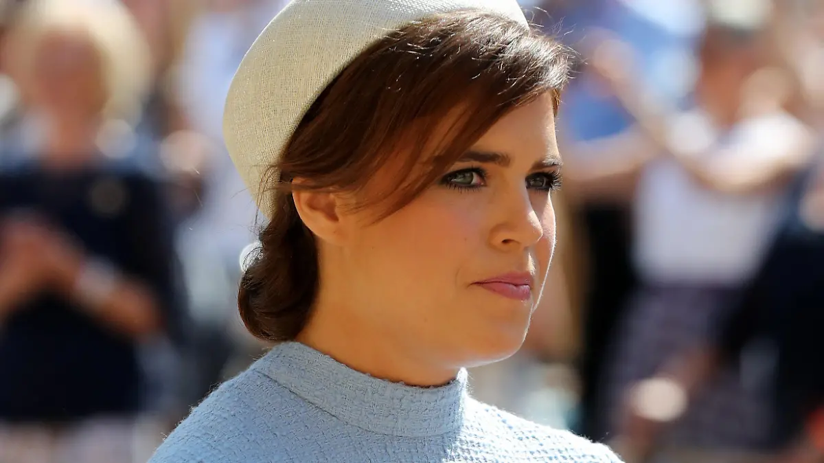 ARCHIV - 19.05.2018, Großbritannien, Windsor: Prinzessin Eugenie kommt zur St.-Georgs-Kapelle zu der Hochzeit von Prinz Harry und Meghan Markle. Die Queen-Enkelin Prinzessin ist Mutter eines Jungen geworden. (zu dpa "Wieder ein Royal-Baby: Prinzessin Eugenie ist Mutter eines Jungen") Foto: Gareth Fuller/PA Wire/dpa +++ dpa-Bildfunk +++