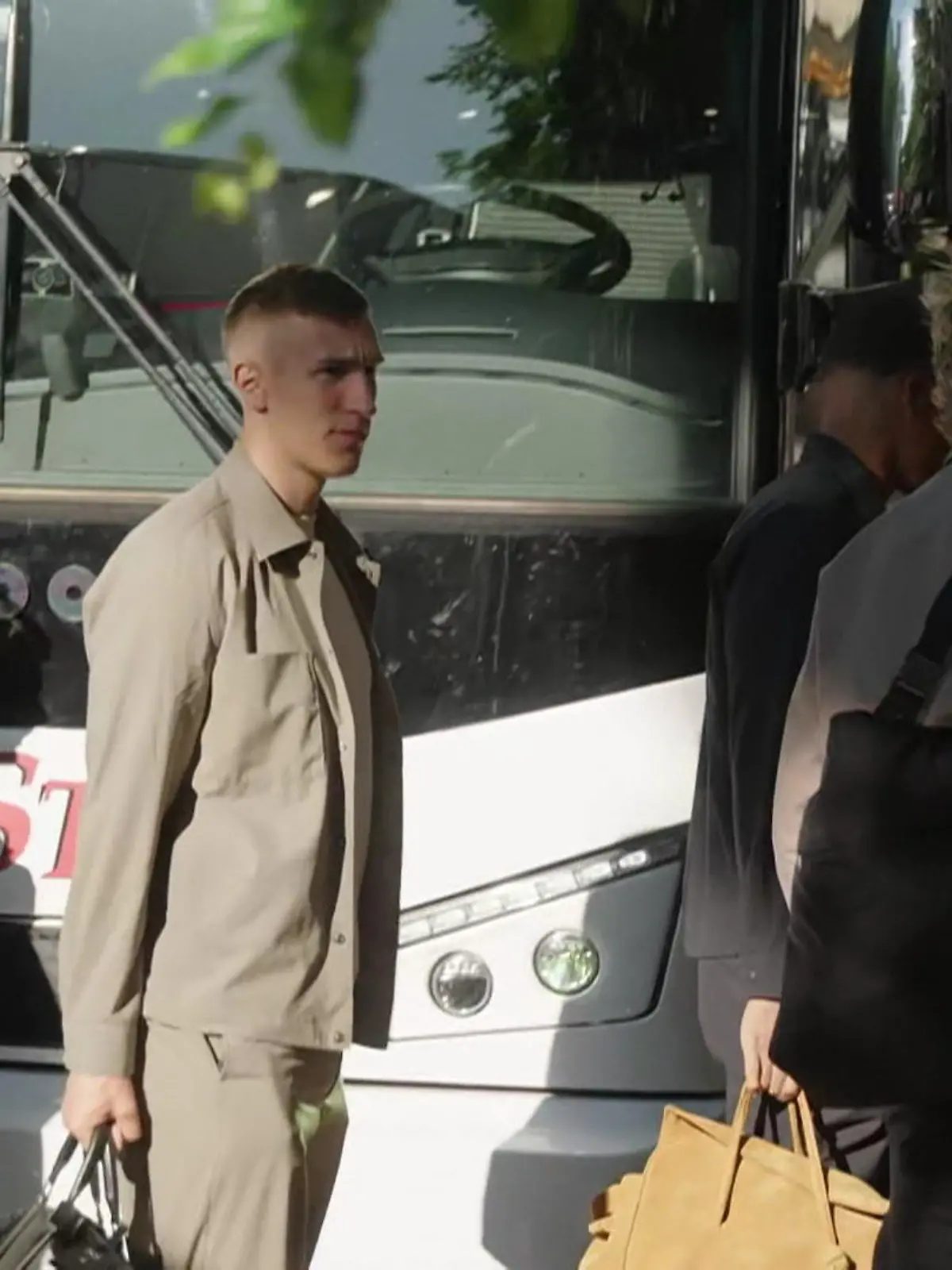 Bild zu: "WM-Abenteuer gestartet! DFB-Team landet in Chicago"