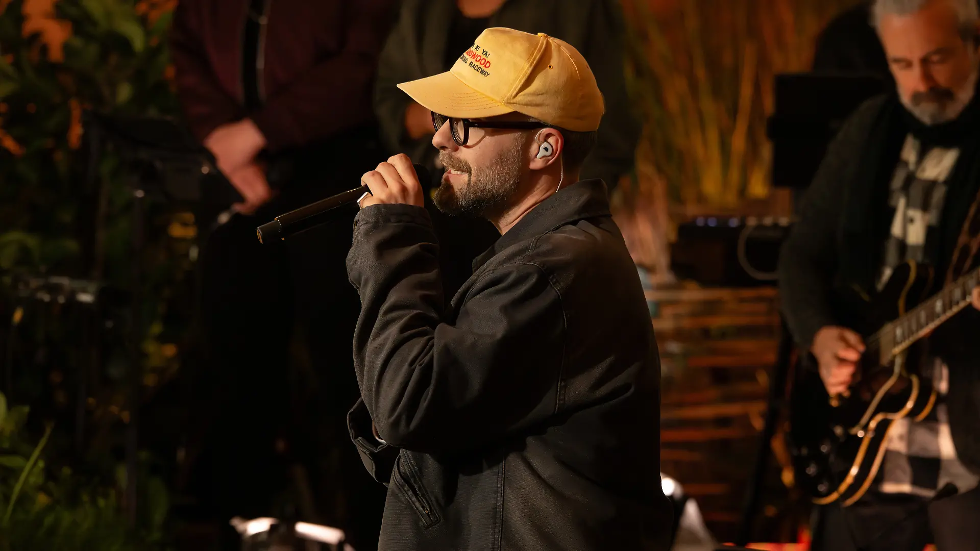 Sing meinen Song - Das Tauschkonzert: Mark Forster singt auf der Bühne ins Mikrofon