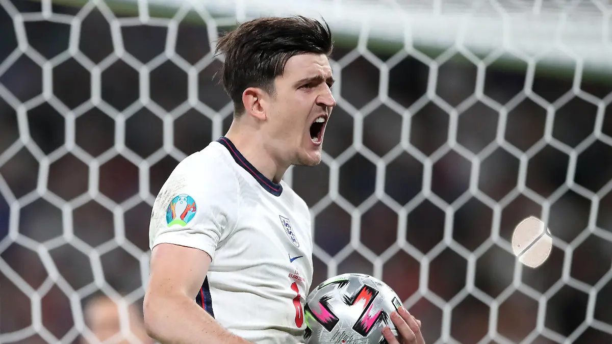 Italy v England - UEFA EURO, EM, Europameisterschaft,Fussball 2020 Final - Wembley Stadium England s Harry Maguire celebrates scoring in the penalty shoot-out during the UEFA Euro 2020 Final at Wembley Stadium, London. Picture date: Sunday July 11, 2021. RESTRICTIONS: Use subject to restrictions. Editorial use only, no commercial use without prior consent from rights holder. PUBLICATIONxINxGERxSUIxAUTxONLY Copyright: xNickxPottsx 60887712