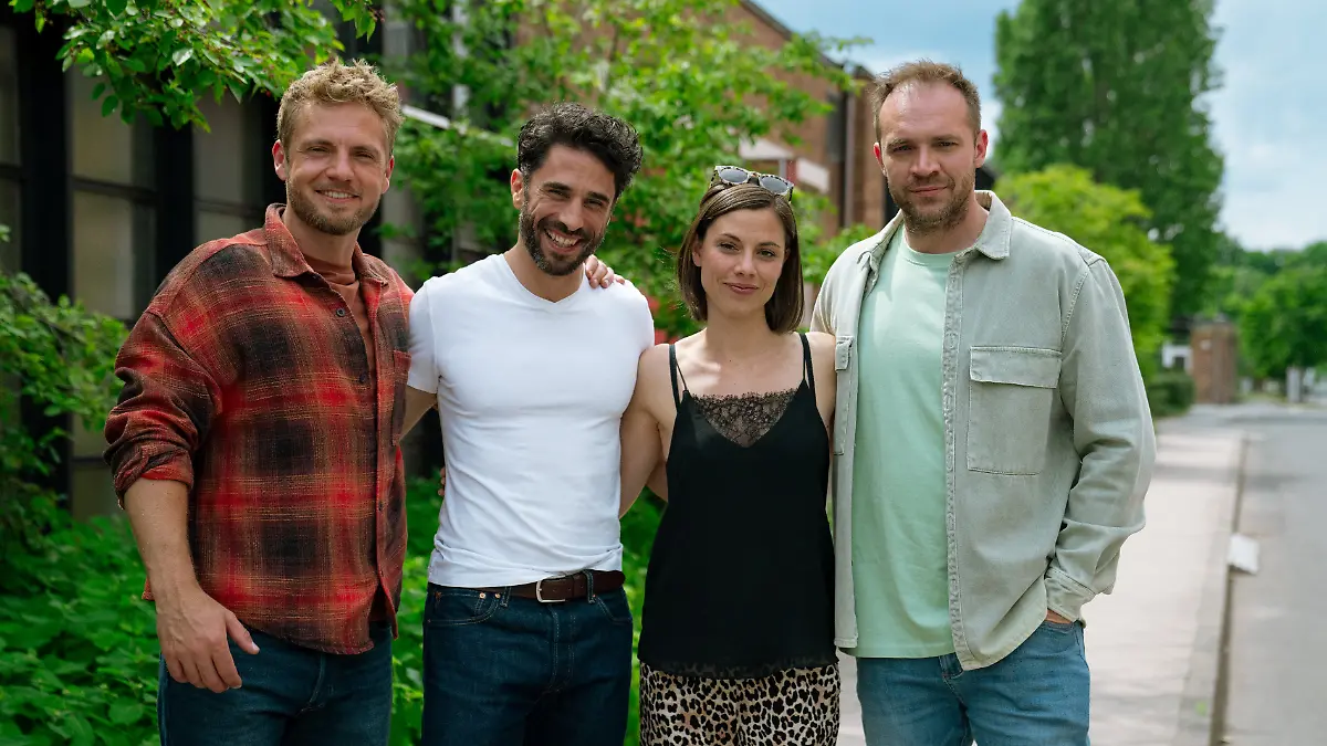 Jan wurde von seinen Serien-Kollegen ganz herzlich am GZSZ-Set wieder willkommen geheißen. 