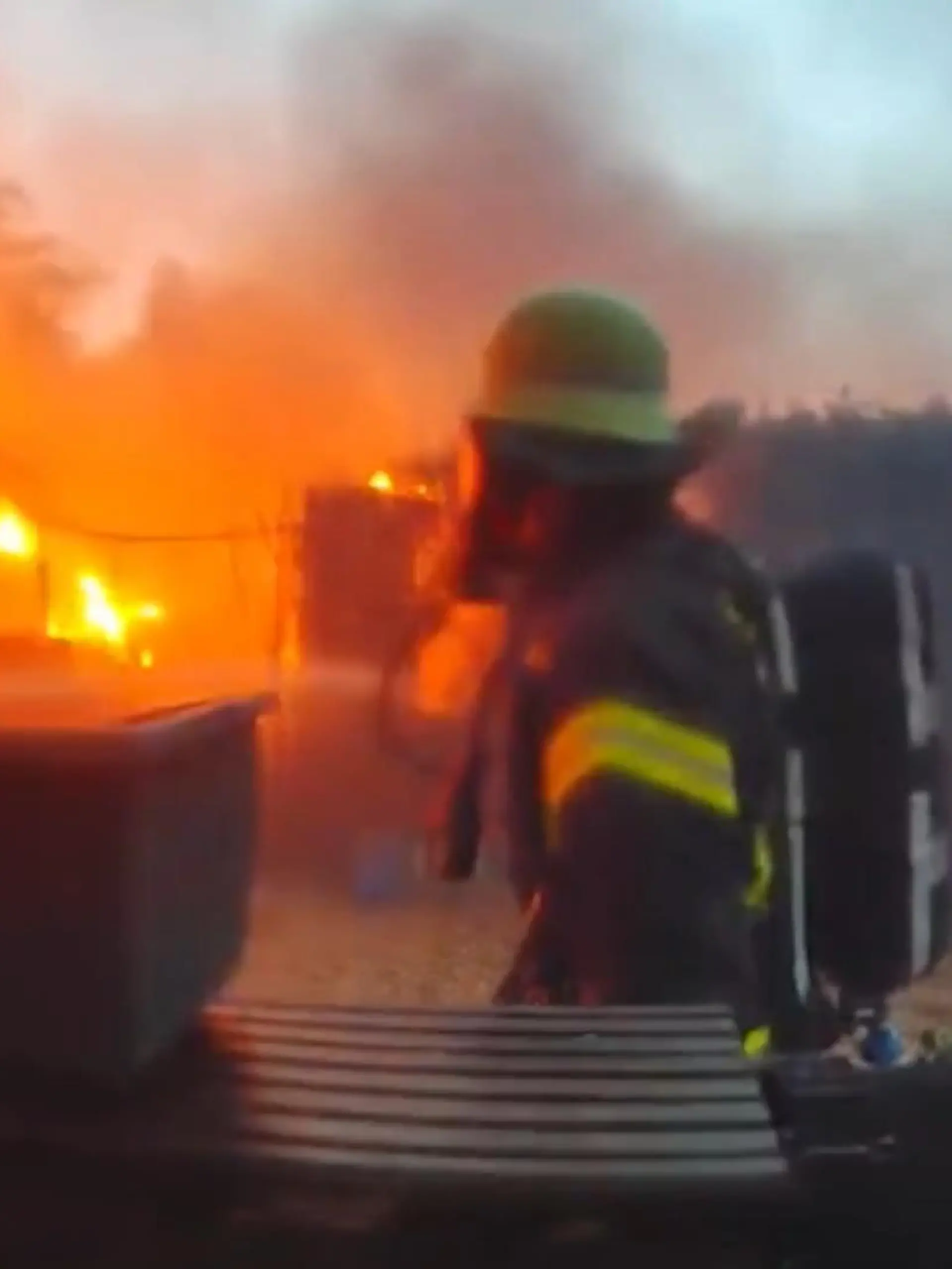 Bild zu: "Großbrand zerstört Stellplätze auf Campingplatz"