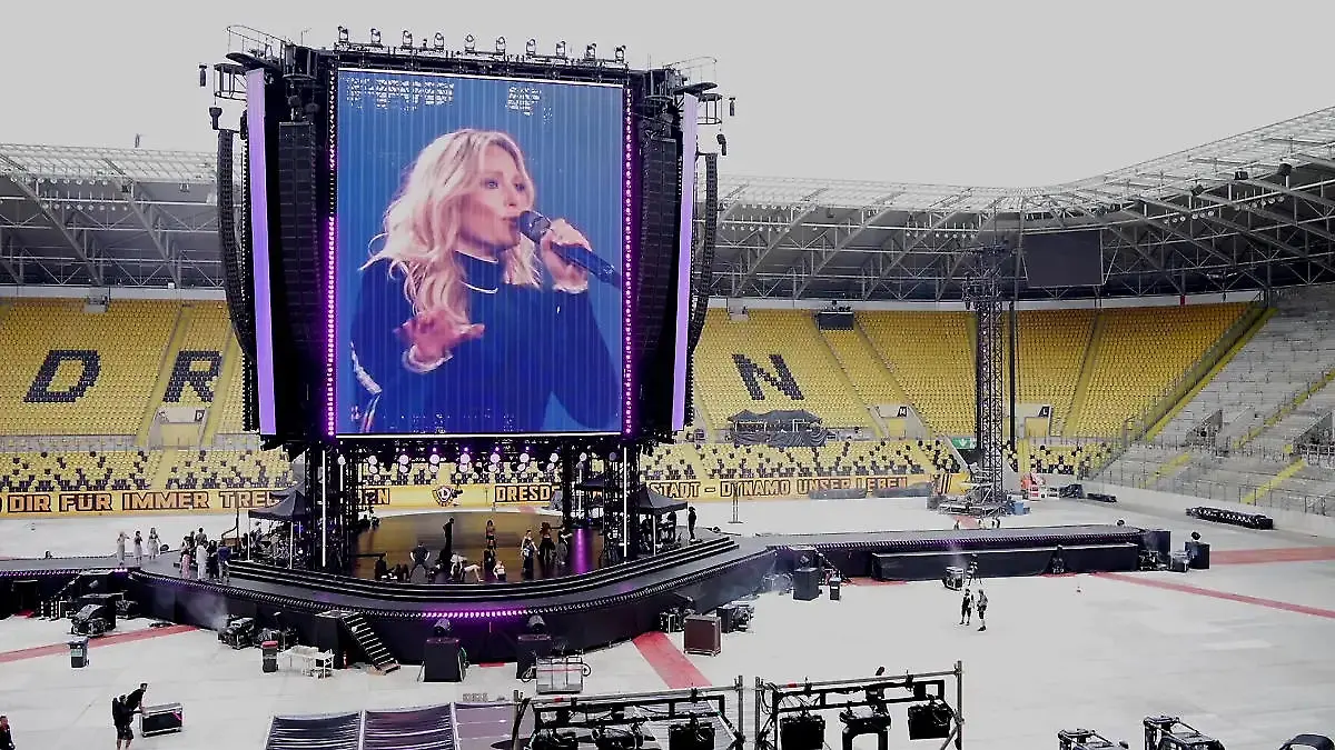 Helene Fischer voller Vorfreude auf ihr „Monsterchen” Mega-Bühne für neue Stadion-Tour