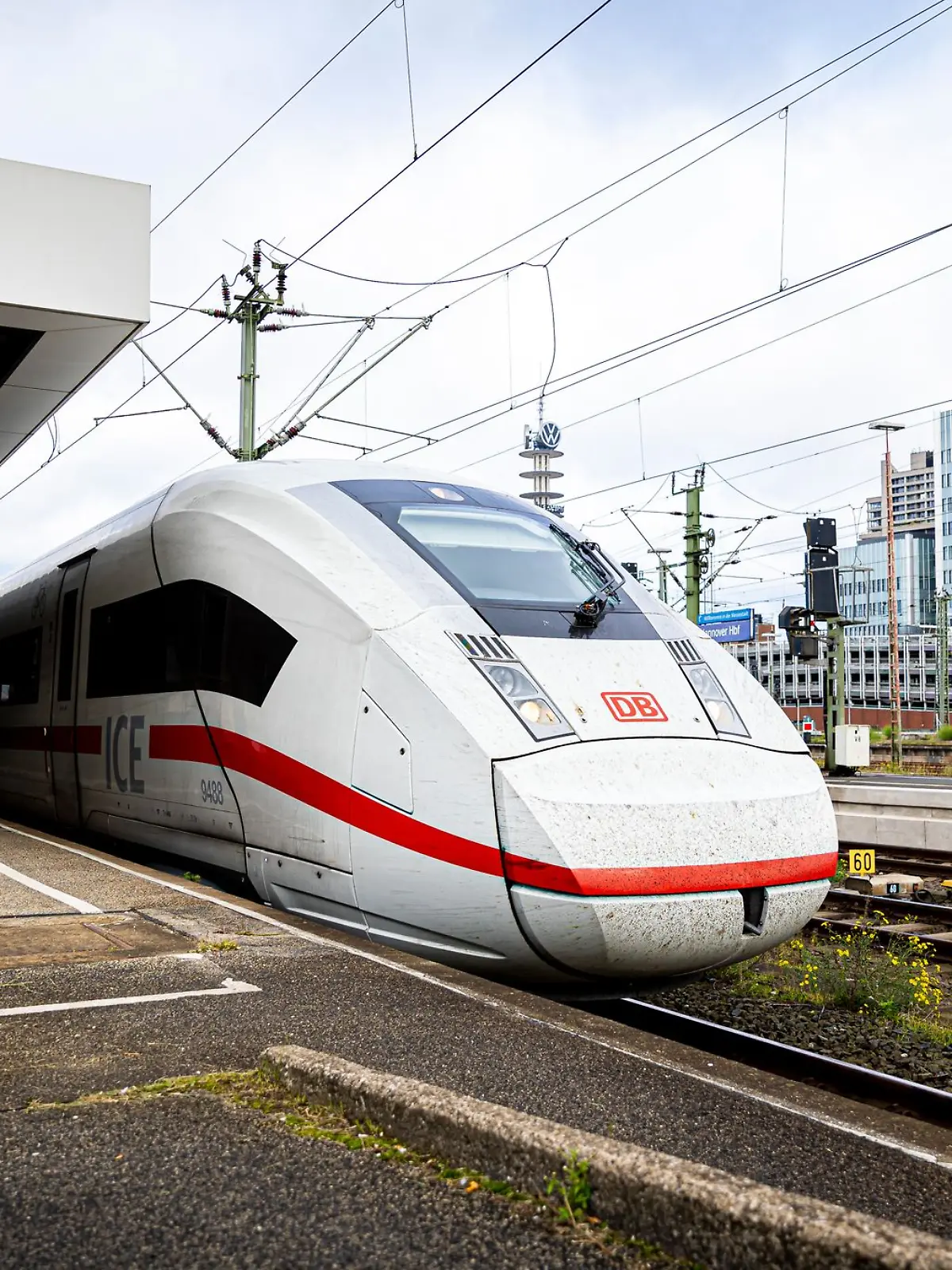 Bild zu: "Verspätungen, Umleitungen, Ausfälle: Bahn-Chaos in halb Deutschland"