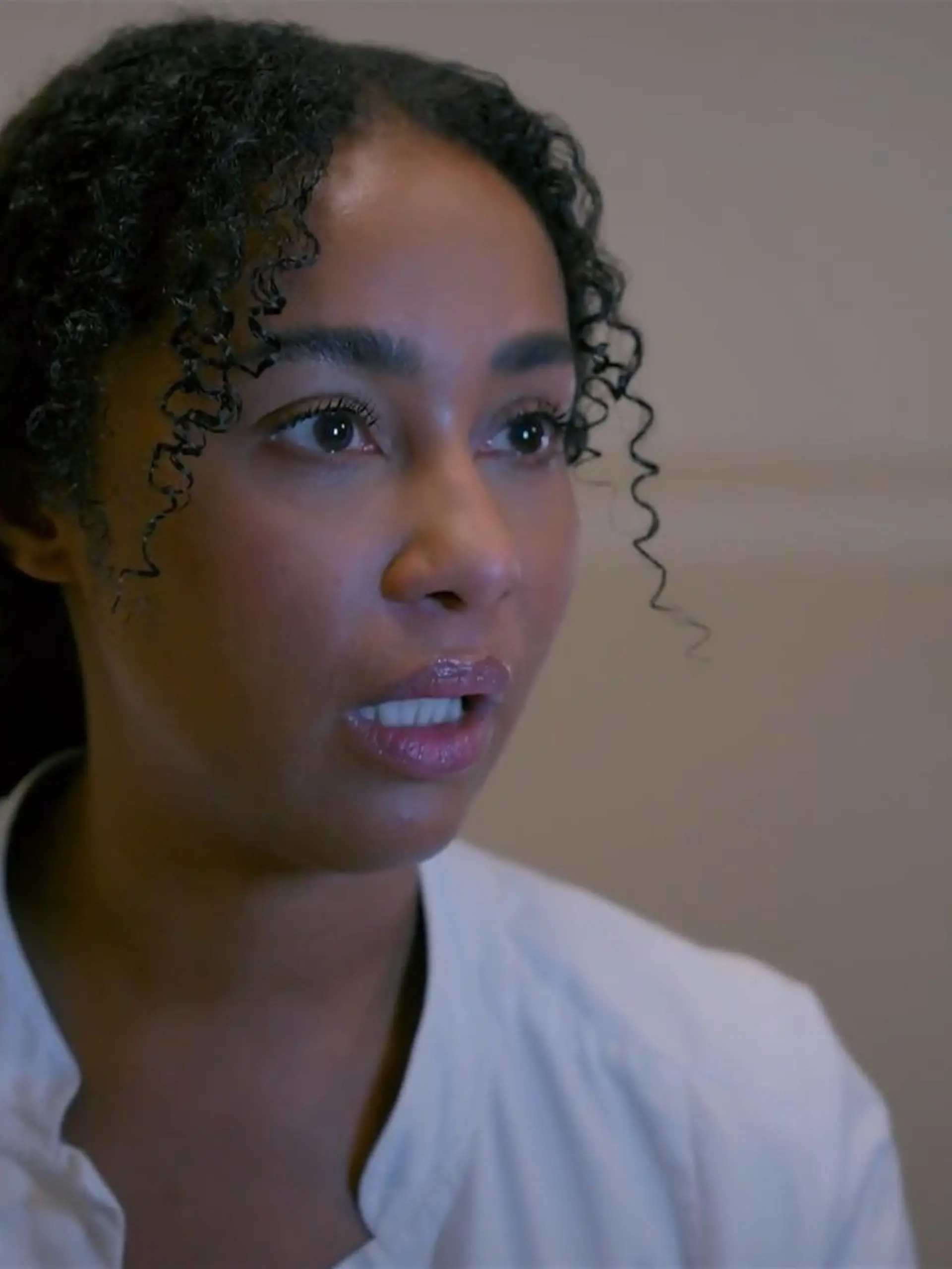 Bild zu: "Imani macht bei ihrer Patientin eine eindeutige Entdeckung"