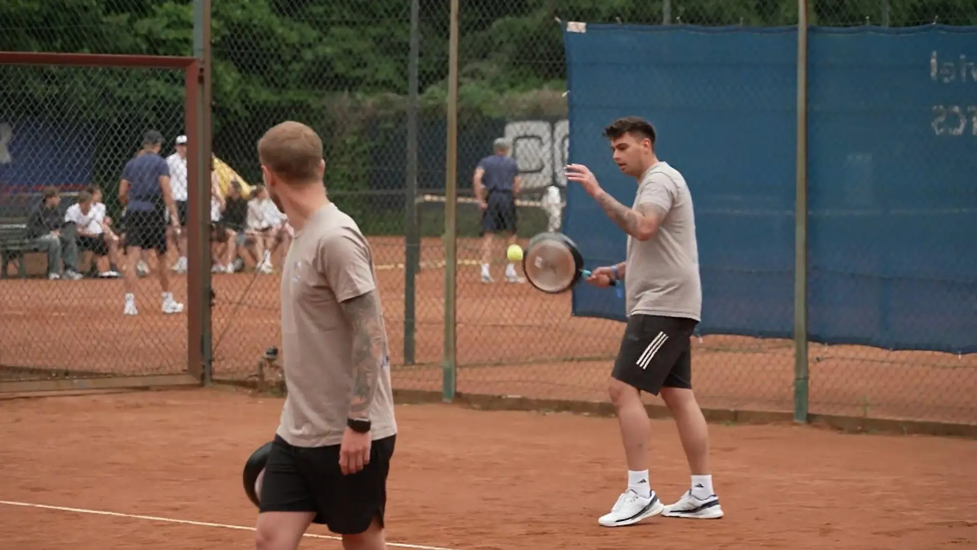 Sportturnier mit Bratpfanne in Willich Tennisschläger war gestern!