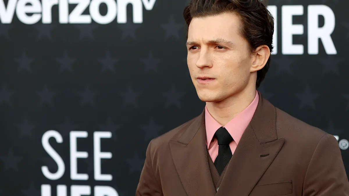 Tom Holland bei der Verleihung der 29. Critics Choice Awards im Barker Hangar. Santa Monica, 14.01.2024 *** Tom Holland at the 29 Critics Choice Awards at the Barker Hangar Santa Monica, 14 01 2024 Foto:xJ.xBlocx/xFuturexImagex critics_choice_4205