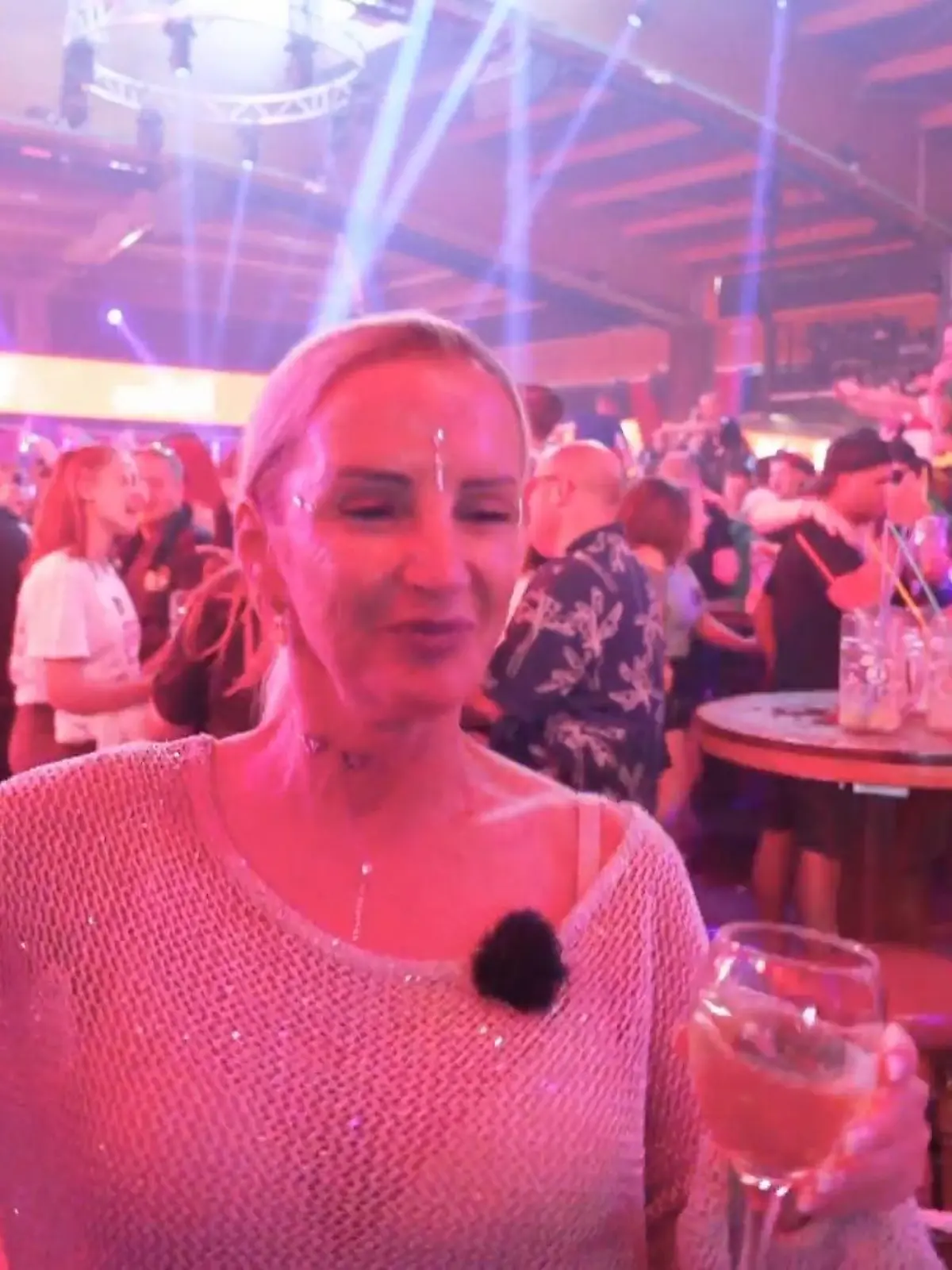 Bild zu: "Findet sie im Bierkönig doch noch ihr Party-Glück?"