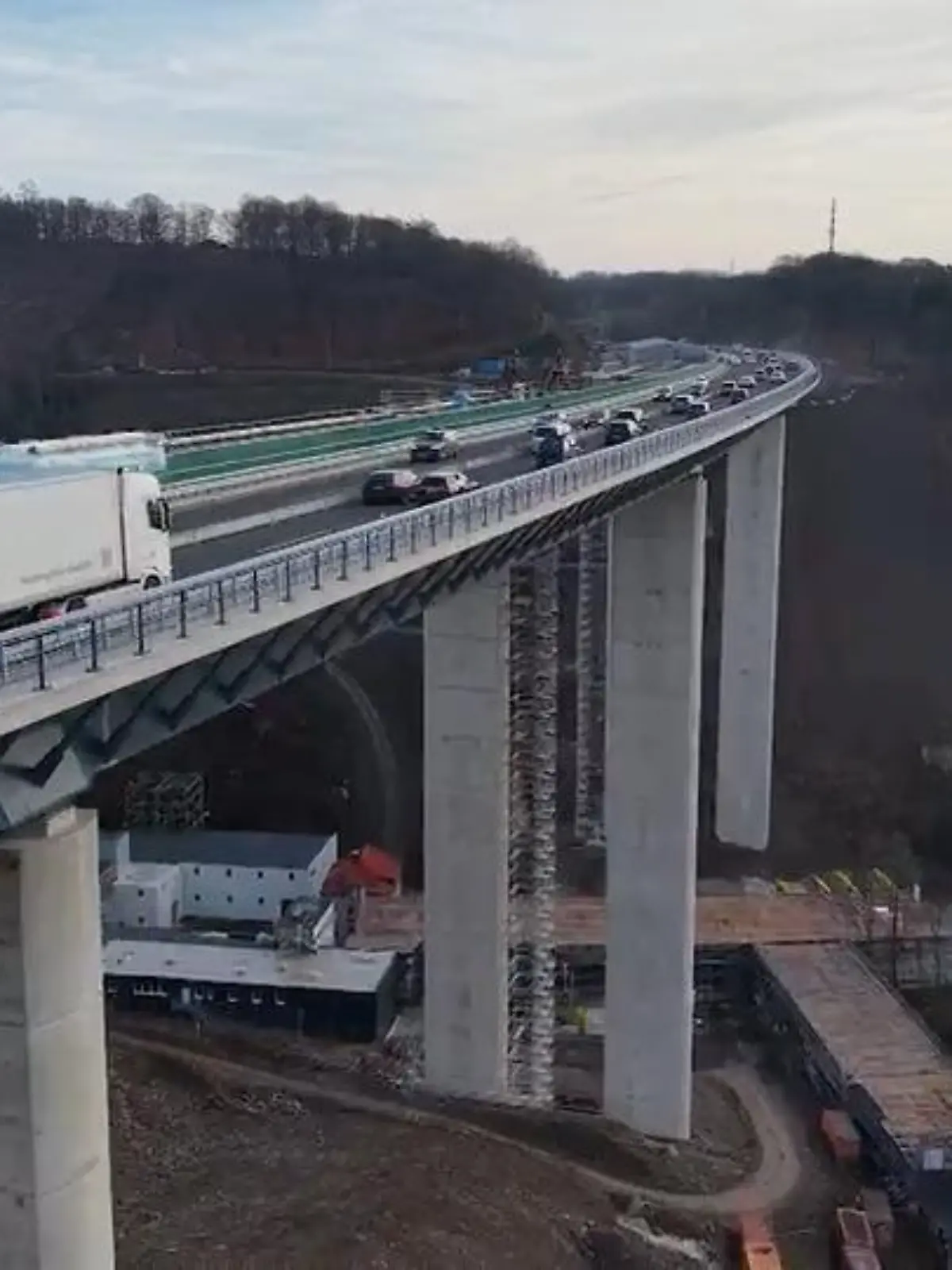 Bild zu: "Brücken-Alarm in NRW"