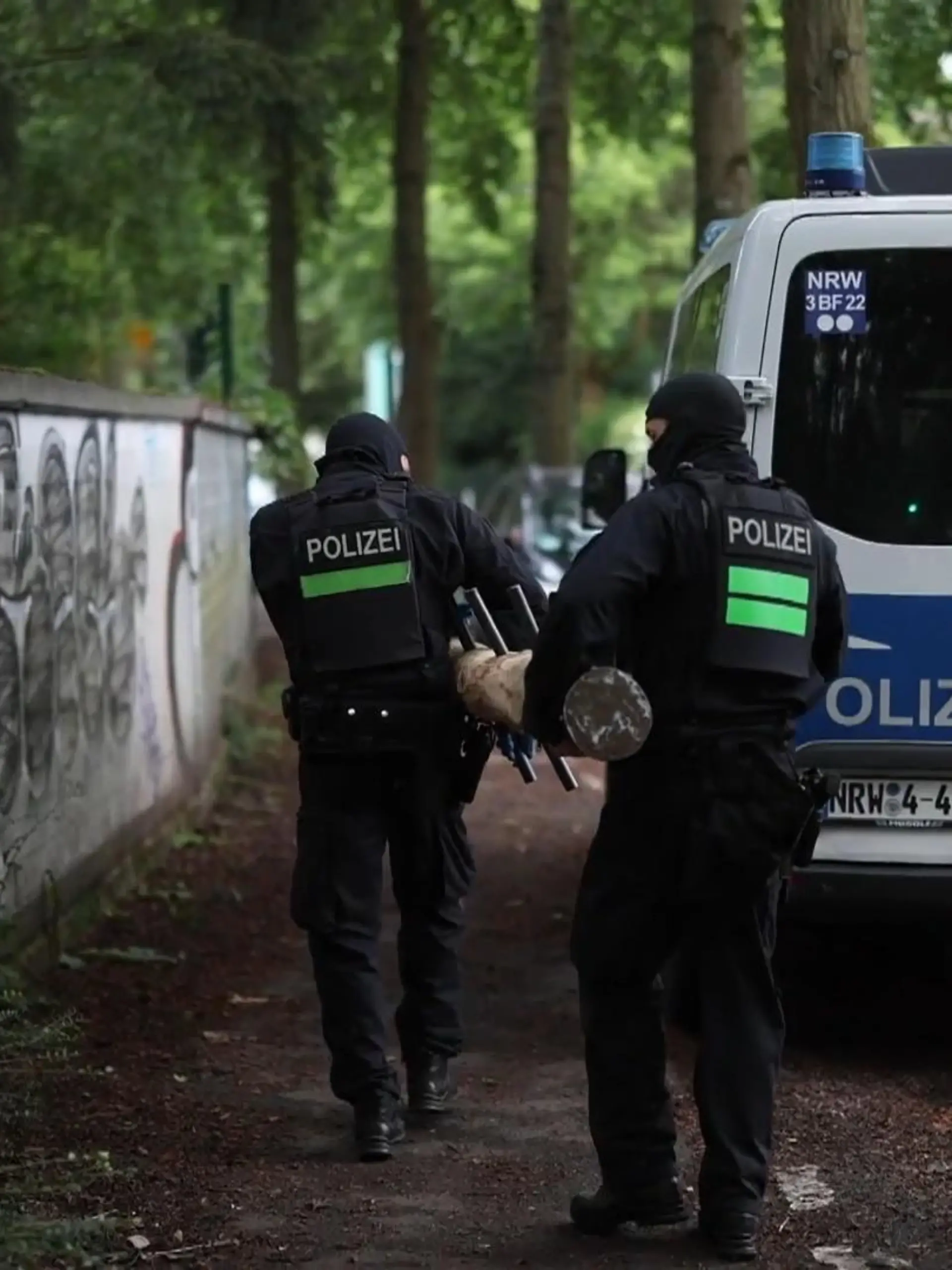 Bild zu: "Razzia in Leverkusen"
