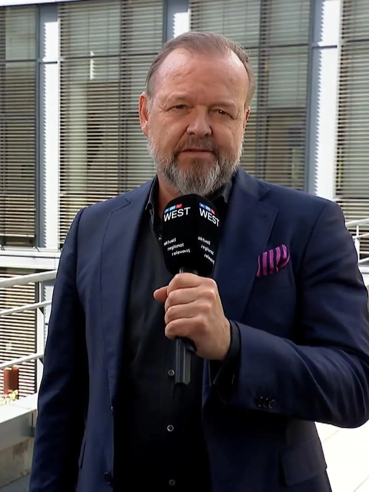 Bild zu: "Kommentar zum Brückendestaster"