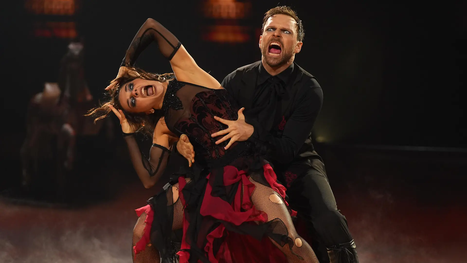 Bild von Anastasia Maruster und Vadim Garbuzov tanzen einen packenden Horror-Tango