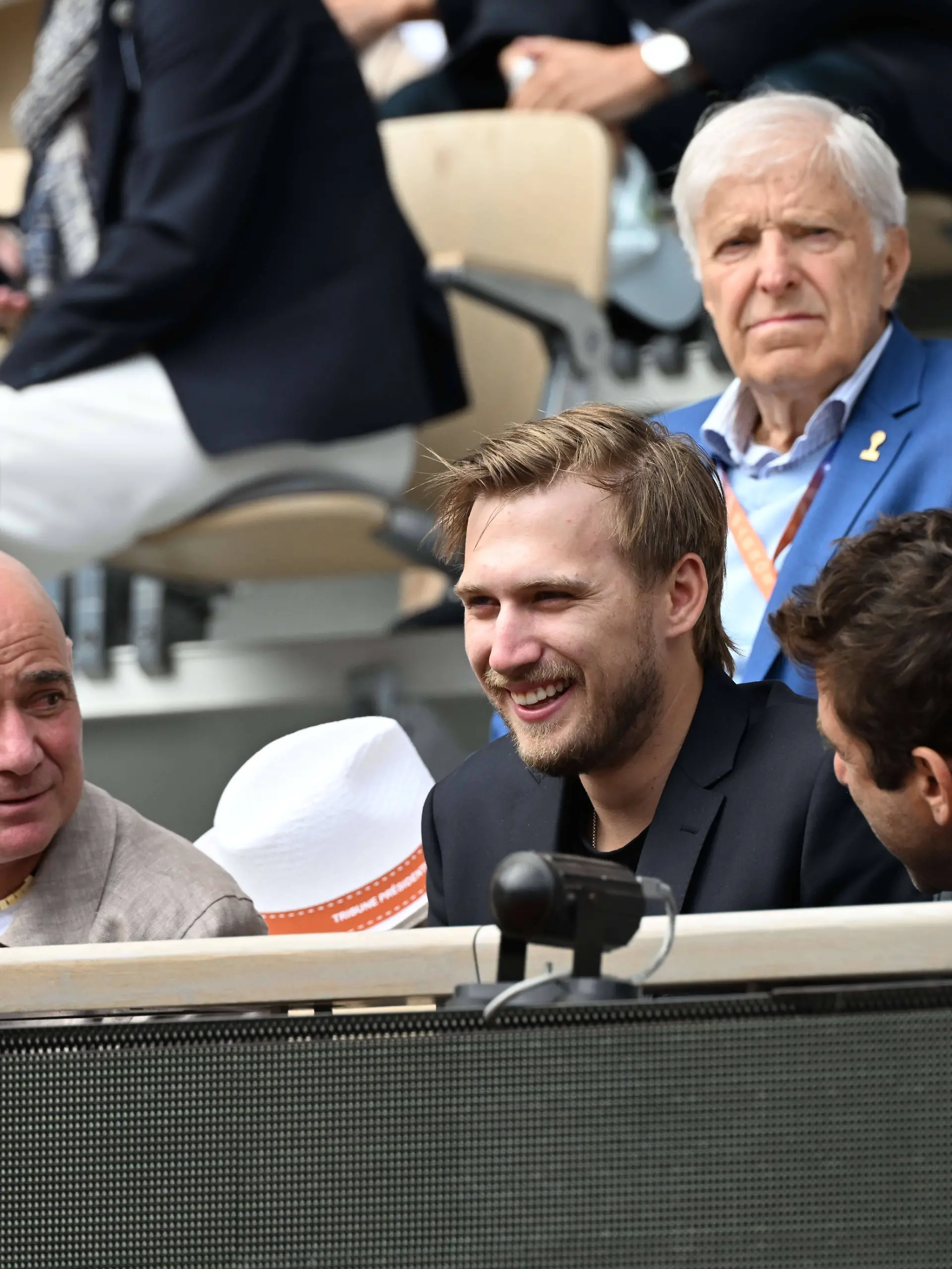 Tennis -Internationaux de France - Roland Garros 2026 - ITF - 05/06/2026 - Tennis -Internationaux de France - Roland Garros 2026 - ITF - 05/06/2026 - demi finale Alexander Zverev Allemagne contre Jakob Minsik republic Tcheque - Jaden Agassi fils d Andre Agassi et de Steffi Graf dans la tribune presidentielle ParisFrance PUBLICATIONxNOTxINxFRAxBEL Copyright: xChryslenexCaillaud/Psnewzx