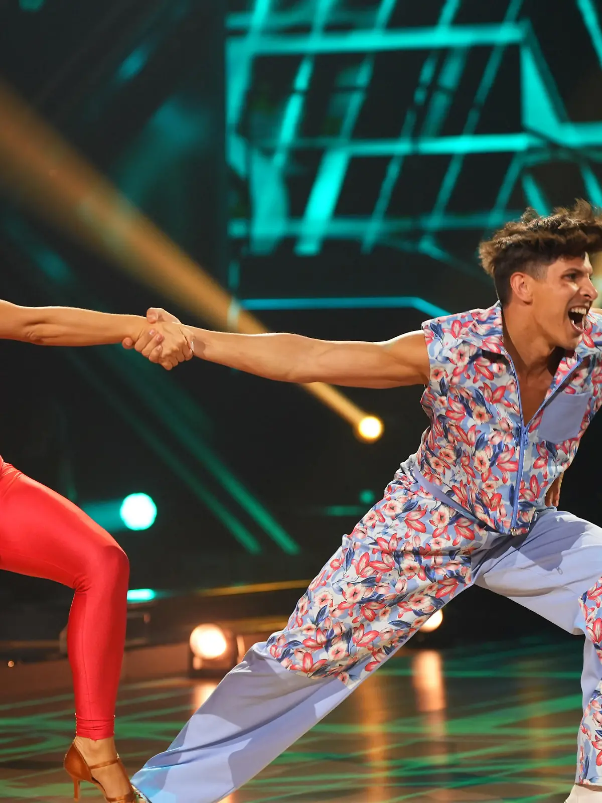 Bild zu: "Marta Arndt und Alexandru Ionel feiern die 90er mit einem mitreißenden Jive"