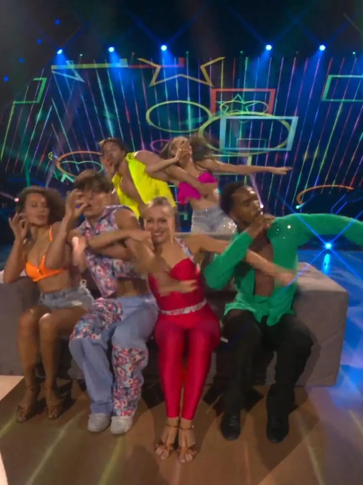 Bild zu: "Bunte 90er-Party mit dem Jive von Marta Arndt und Alexandru Ionel"