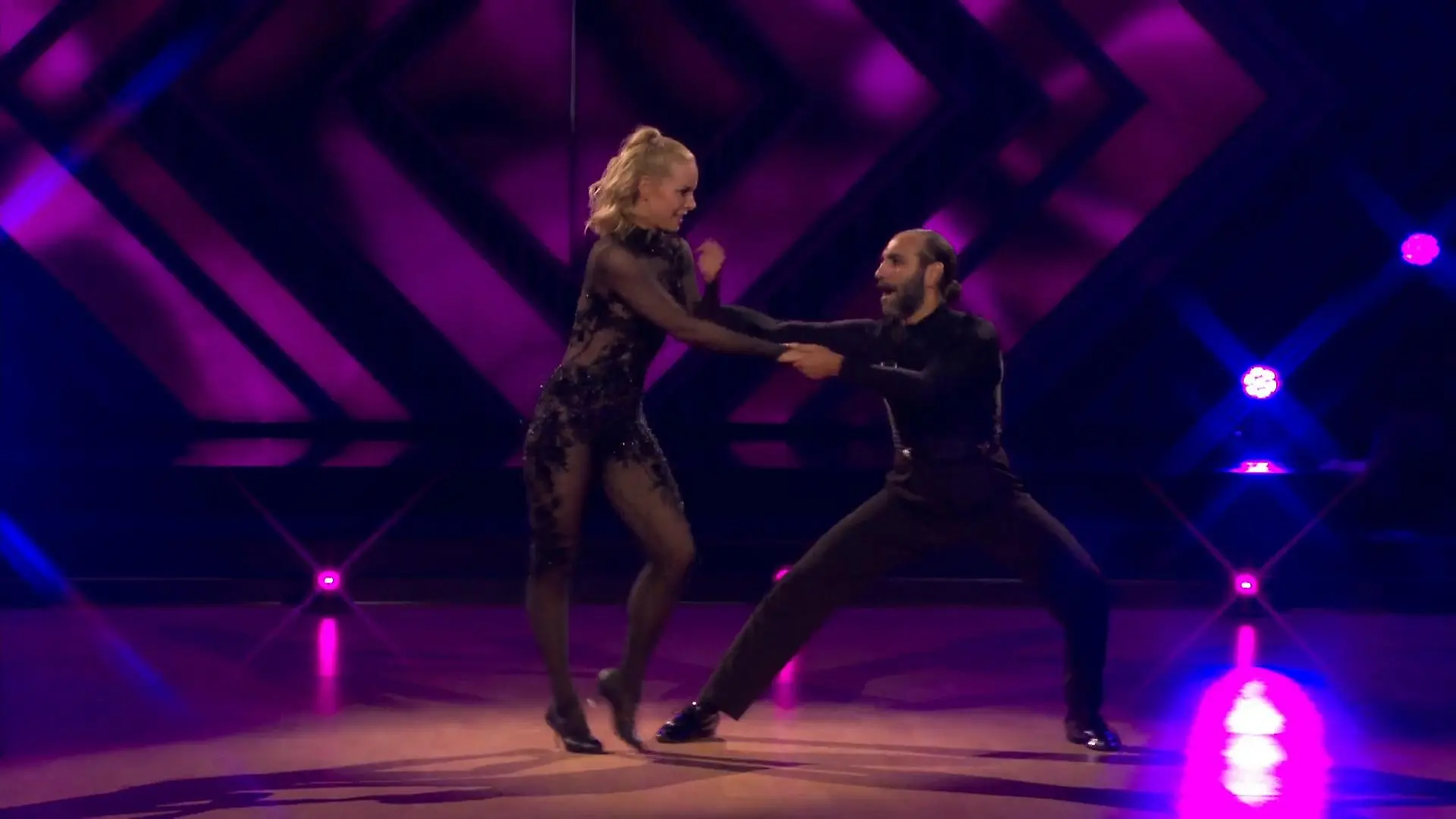 Isabel und Massimo improvisieren Quickstep und Rumba Wahre Profis