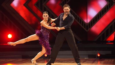 Bild von Vadim Garbuzov und Anastasia Maruster wagen die Fusion aus Slowfox und Paso Doble