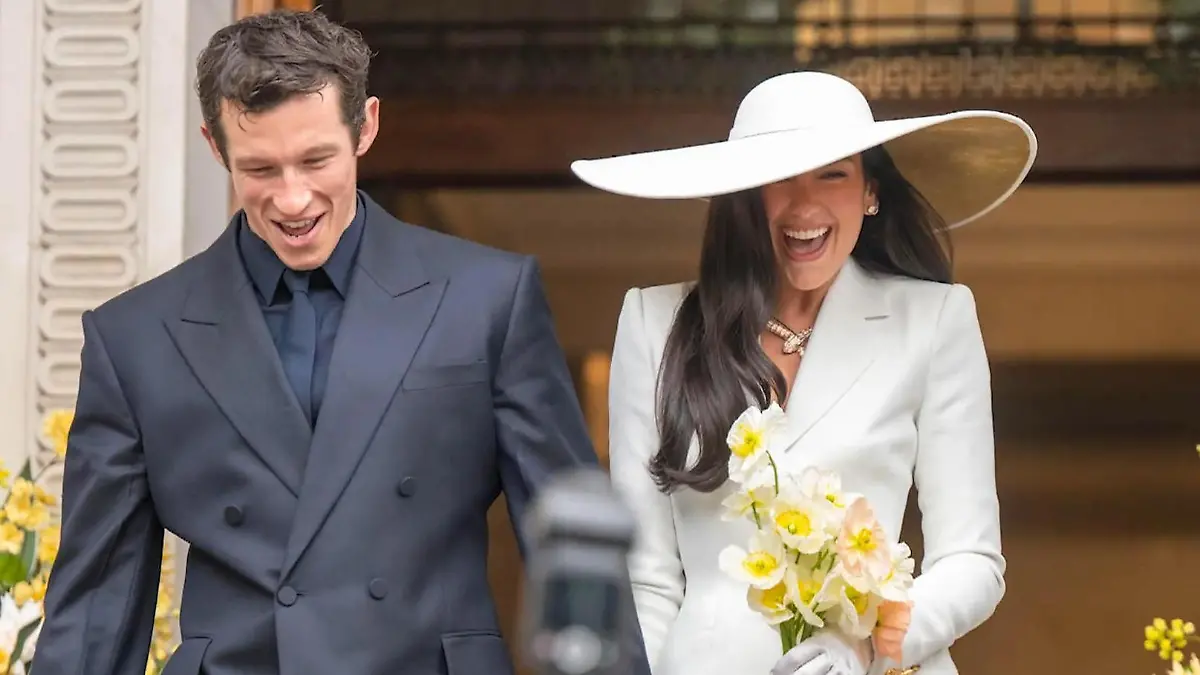Dua Lipa hat geheiratet – in DIESEM Luxus-Outfit! Heimliche Trauung in London