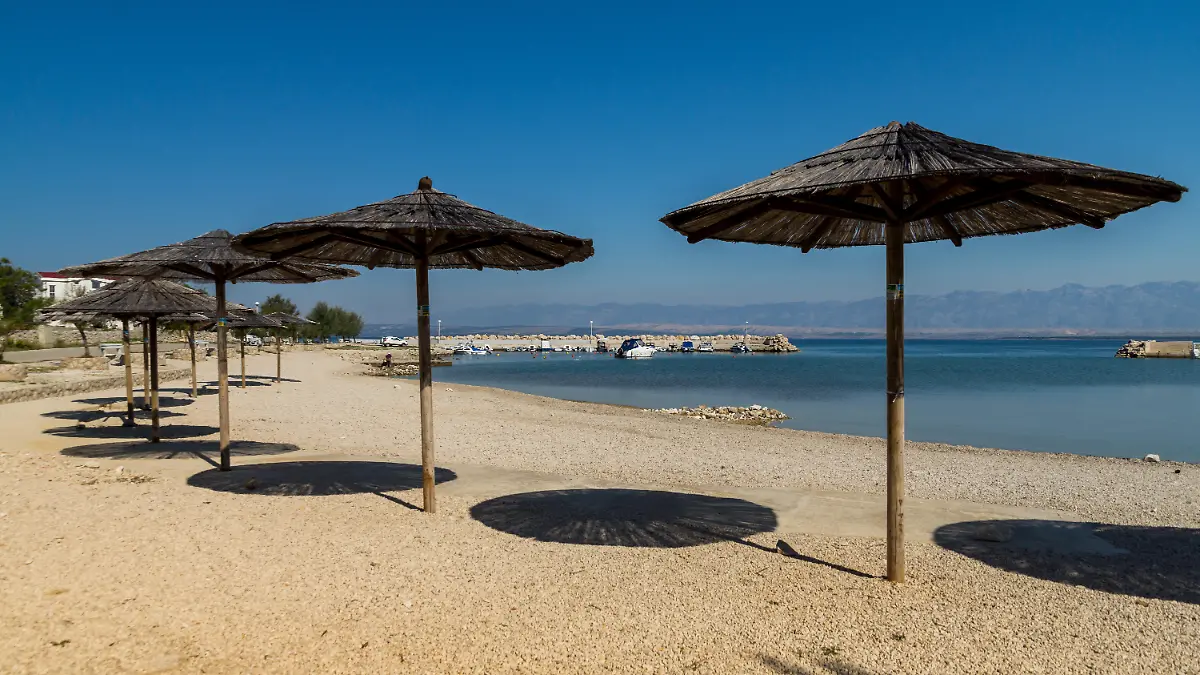 Die Insel Vir vor Zadar (Kroatien) ist ein Paradies – in diesem Jahr auch für Zecken.