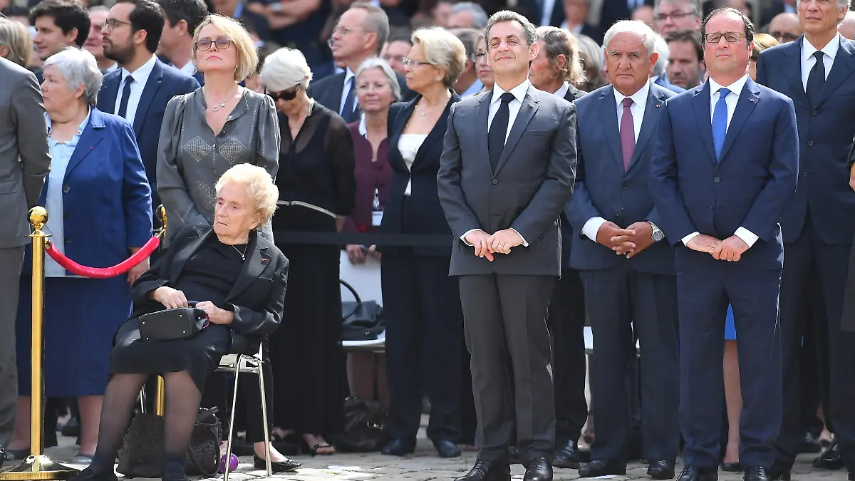 PHOTO CHIRISTIAN LIEWIG / POOL / MAXPPP France Paris le 5 juillet 2017 - Ceremonie d hommage national a Simone Veil aux Invalides Bernadette et Claude Chirac Nicolas Sarkozy Francois Hollande funeral ceremony for Simone Veil, in the courtyard of the Invalides in Paris, France, 05 July 2017. Holocaust survivors are joining France's president and European dignitaries at a special memorial ceremony for Simone Veil, who rose from the horrors of Nazi death camps to become president of the European Parliament and one of France's most revered politicians LTG Foto: Liewig Christian/Abaca/MAXPPP/dpa