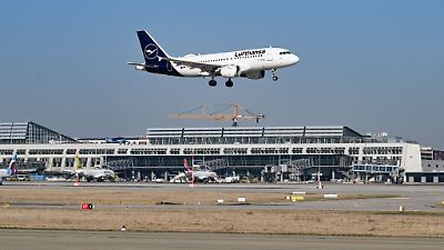 Stuttgart: Lufthansa-Flugzeug muss wegen medizinischem Notfa