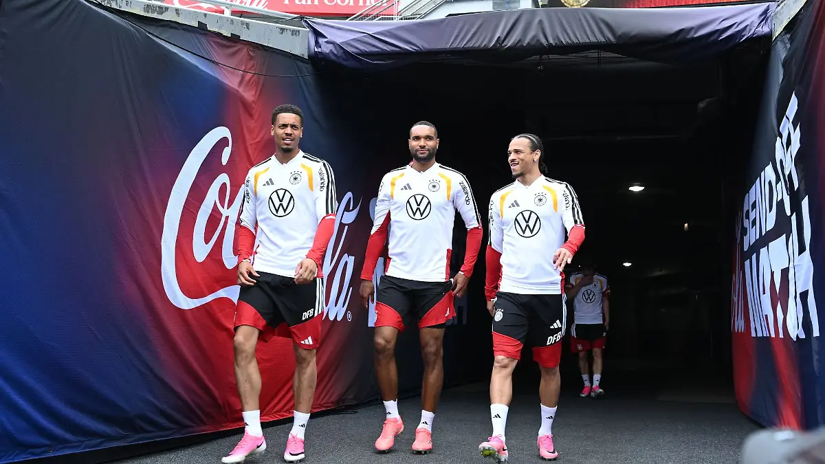 Leroy Sané (r) steht bei der WM-Generalprobe gegen die USA ebenso in der Startelf wie Felix Nmecha (l) und Jonathan Tah.