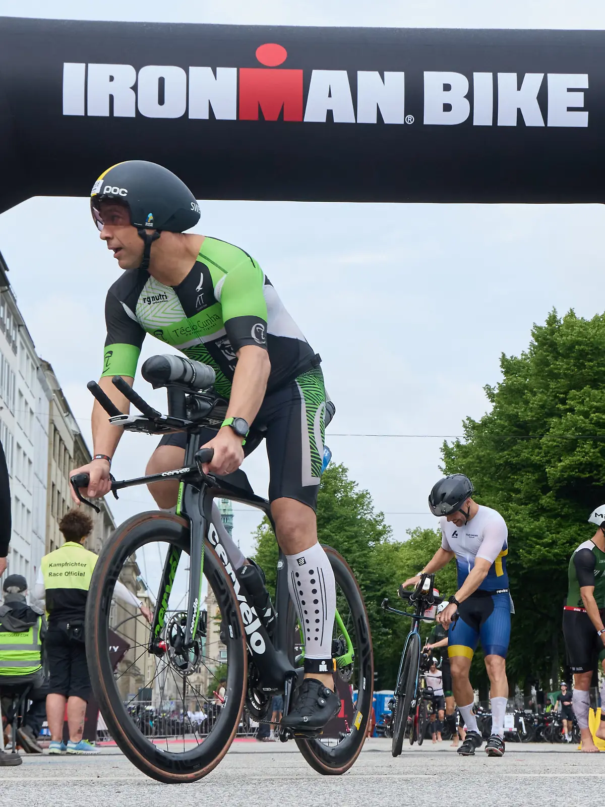 Beim Ironman in Hamburg kam es zu einem Zwischenfall mit Metallsplittern.
