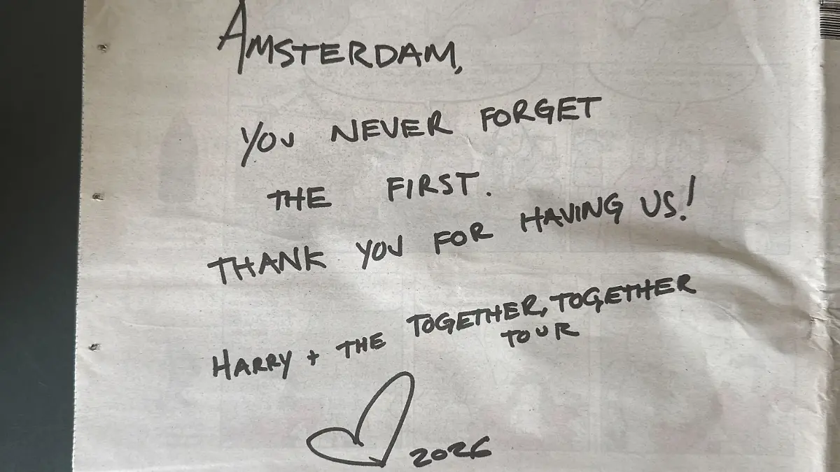 In der Samstagsausgabe der Tageszeitung Het Parool wurde eine handgeschriebene Nachricht von Harry Styles abgedruckt.