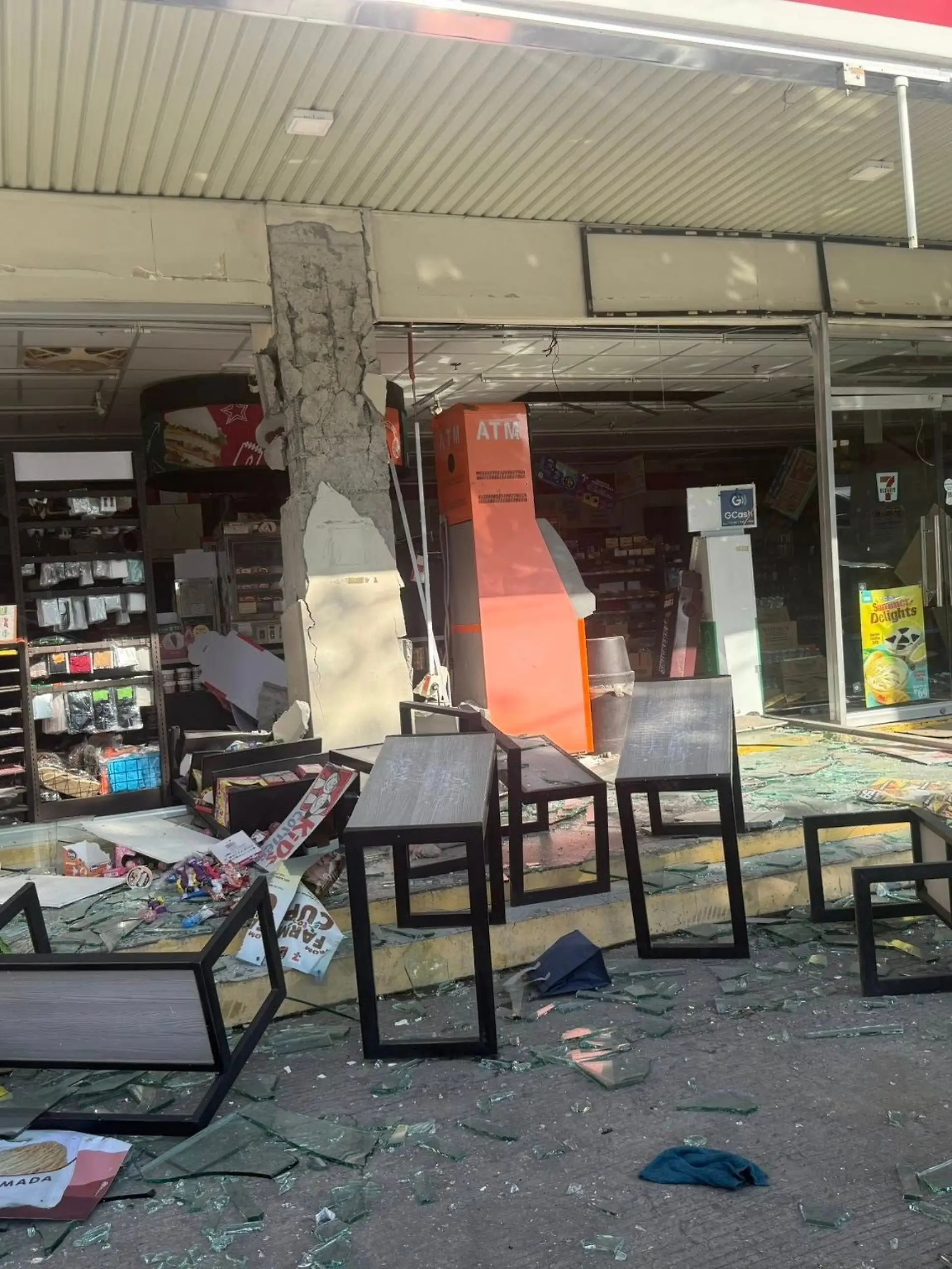 Bild zu: "Schweres Erdbeben trifft die Philippinen"